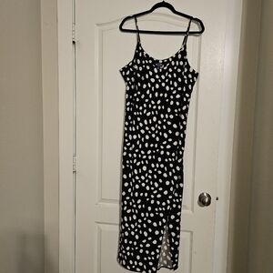 Scoop Women's V-Neck Midi Slip Dress with Slit